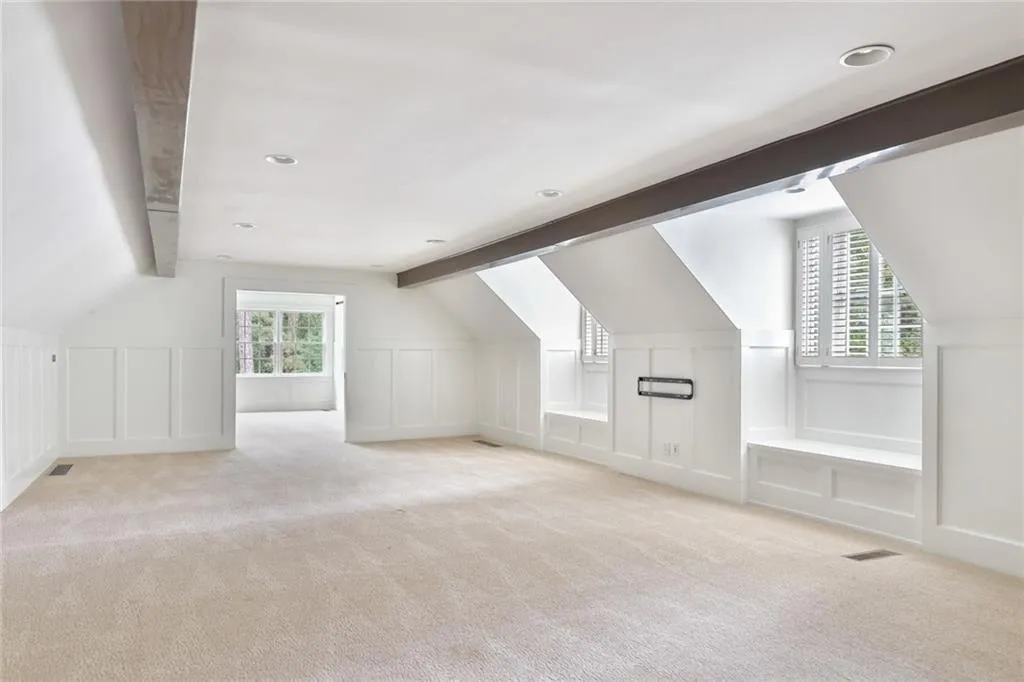 5825 Powers Ferry Road, Atlanta, Georgia 30327, 7 Bedrooms Bedrooms, ,5 BathroomsBathrooms,Residential,Sold,5825 Powers Ferry Road,6903530