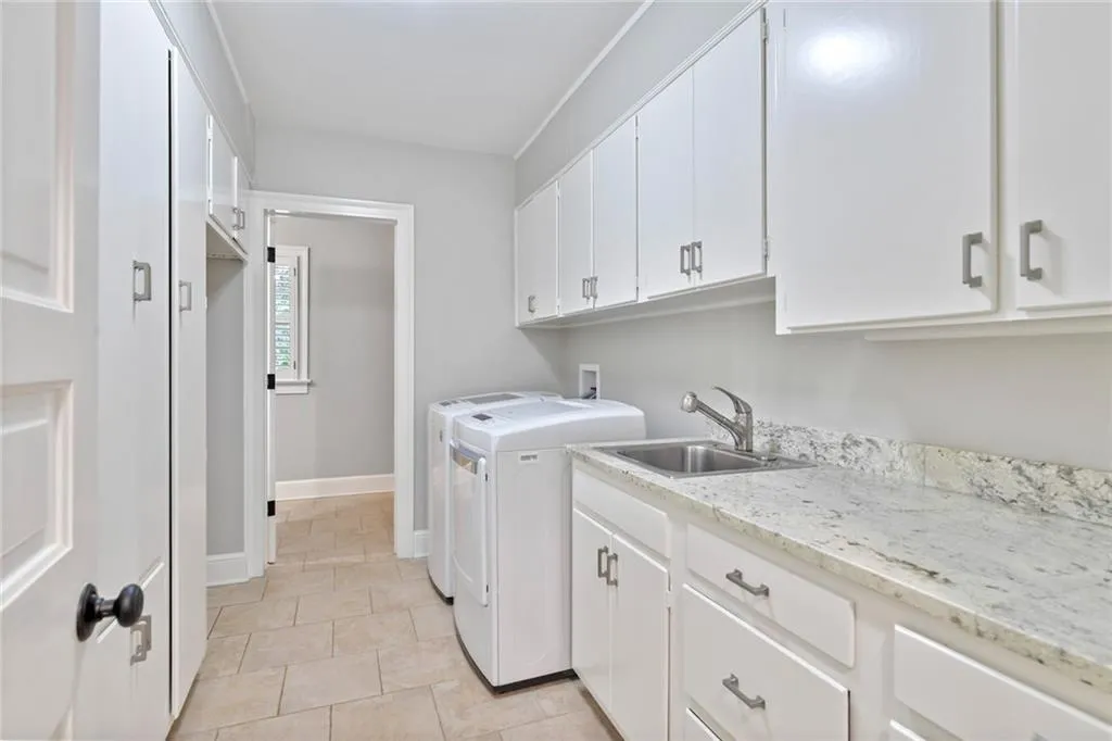 5825 Powers Ferry Road, Atlanta, Georgia 30327, 7 Bedrooms Bedrooms, ,5 BathroomsBathrooms,Residential,Sold,5825 Powers Ferry Road,6903530