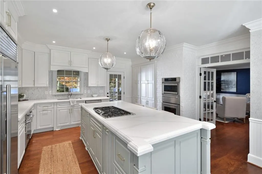 5825 Powers Ferry Road, Atlanta, Georgia 30327, 7 Bedrooms Bedrooms, ,5 BathroomsBathrooms,Residential,Sold,5825 Powers Ferry Road,6903530