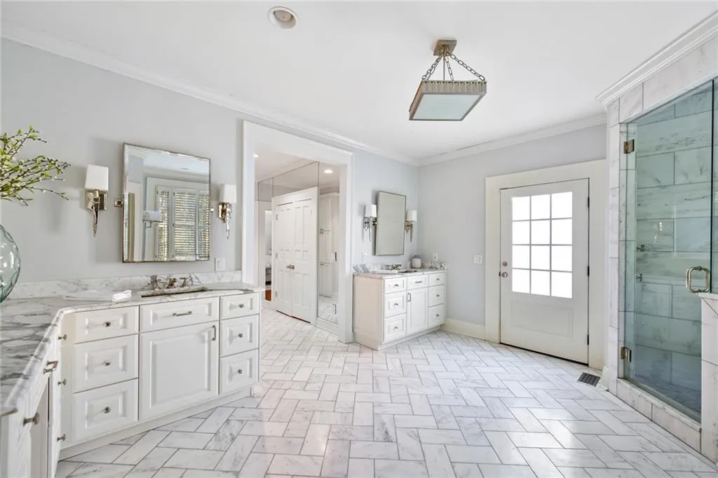 5825 Powers Ferry Road, Atlanta, Georgia 30327, 7 Bedrooms Bedrooms, ,5 BathroomsBathrooms,Residential,Sold,5825 Powers Ferry Road,6903530