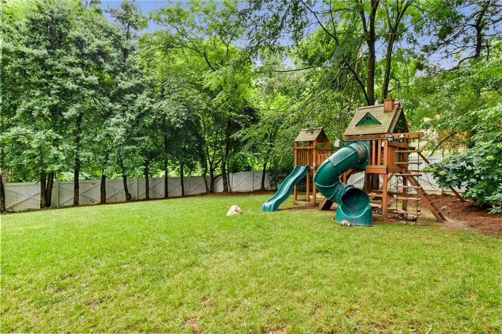 5825 Powers Ferry Road, Atlanta, Georgia 30327, 7 Bedrooms Bedrooms, ,5 BathroomsBathrooms,Residential,Sold,5825 Powers Ferry Road,6903530