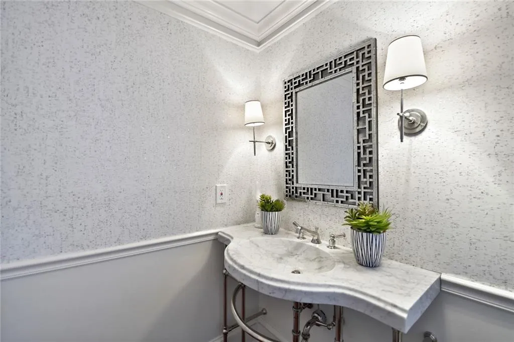 5825 Powers Ferry Road, Atlanta, Georgia 30327, 7 Bedrooms Bedrooms, ,5 BathroomsBathrooms,Residential,Sold,5825 Powers Ferry Road,6903530