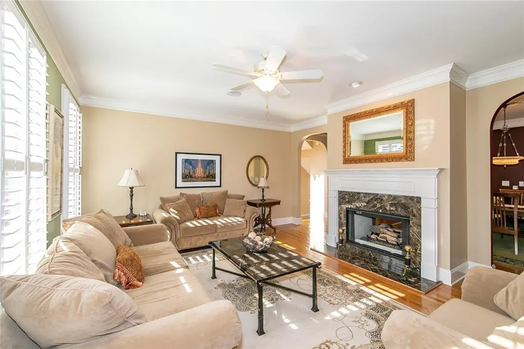 105 Glentown Way, Sandy Springs, Georgia 30328, 3 Bedrooms Bedrooms, ,3 BathroomsBathrooms,Residential,Sold,105 Glentown Way,6987267