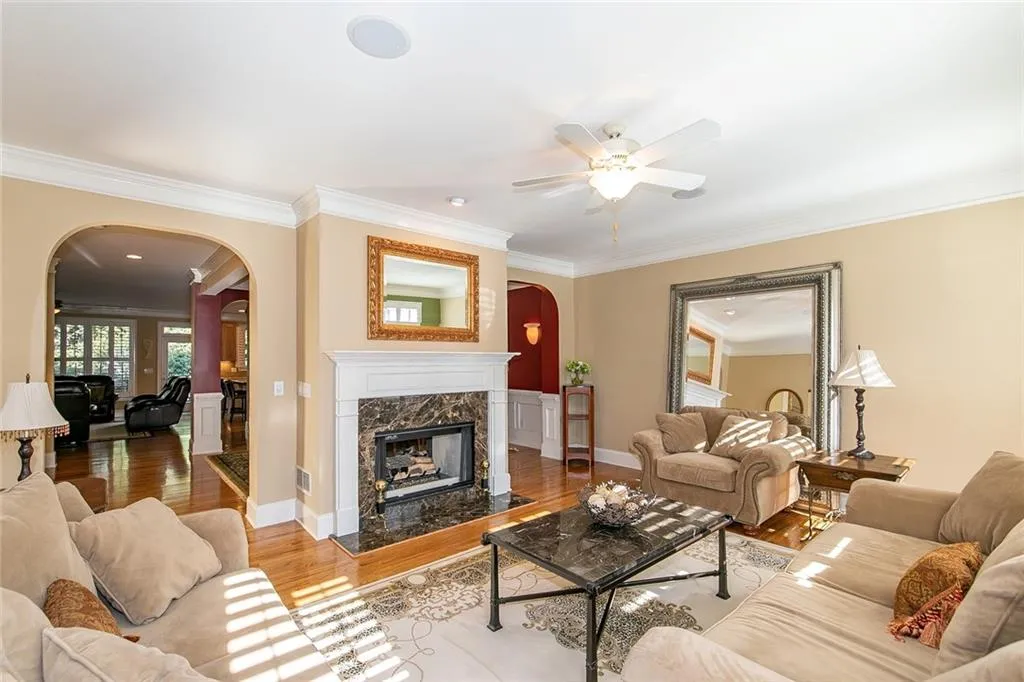 105 Glentown Way, Sandy Springs, Georgia 30328, 3 Bedrooms Bedrooms, ,3 BathroomsBathrooms,Residential,Sold,105 Glentown Way,6987267