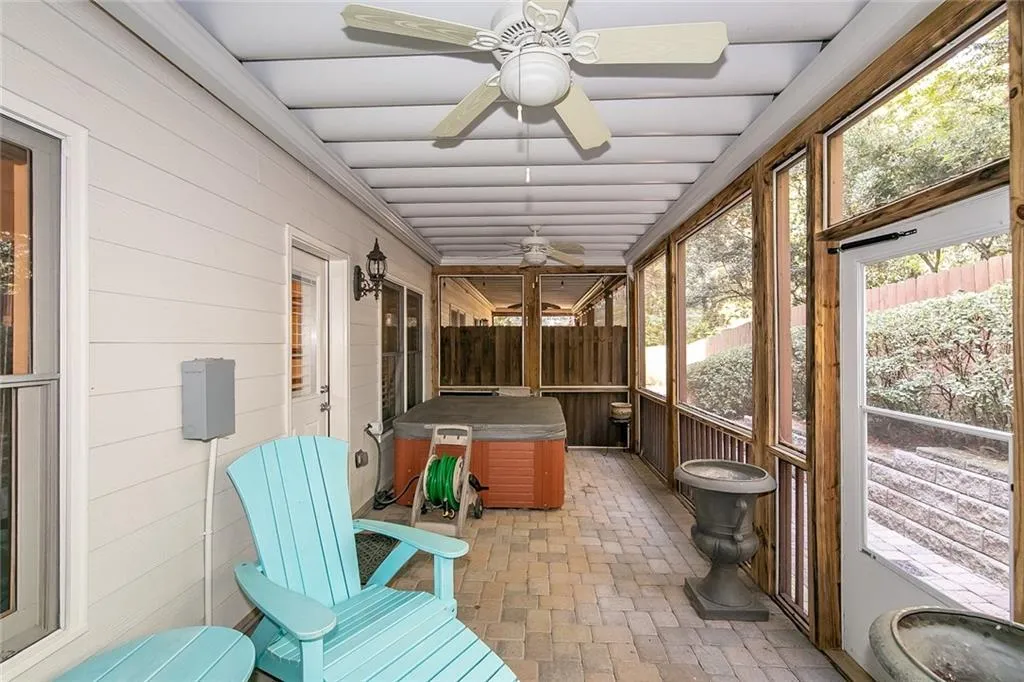 105 Glentown Way, Sandy Springs, Georgia 30328, 3 Bedrooms Bedrooms, ,3 BathroomsBathrooms,Residential,Sold,105 Glentown Way,6987267