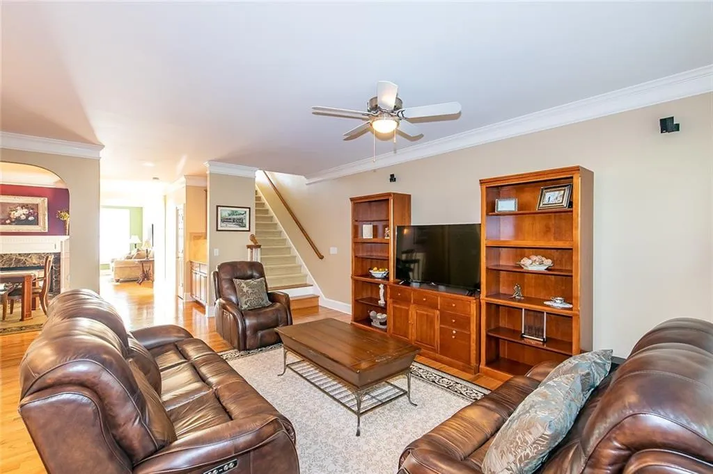 105 Glentown Way, Sandy Springs, Georgia 30328, 3 Bedrooms Bedrooms, ,3 BathroomsBathrooms,Residential,Sold,105 Glentown Way,6987267