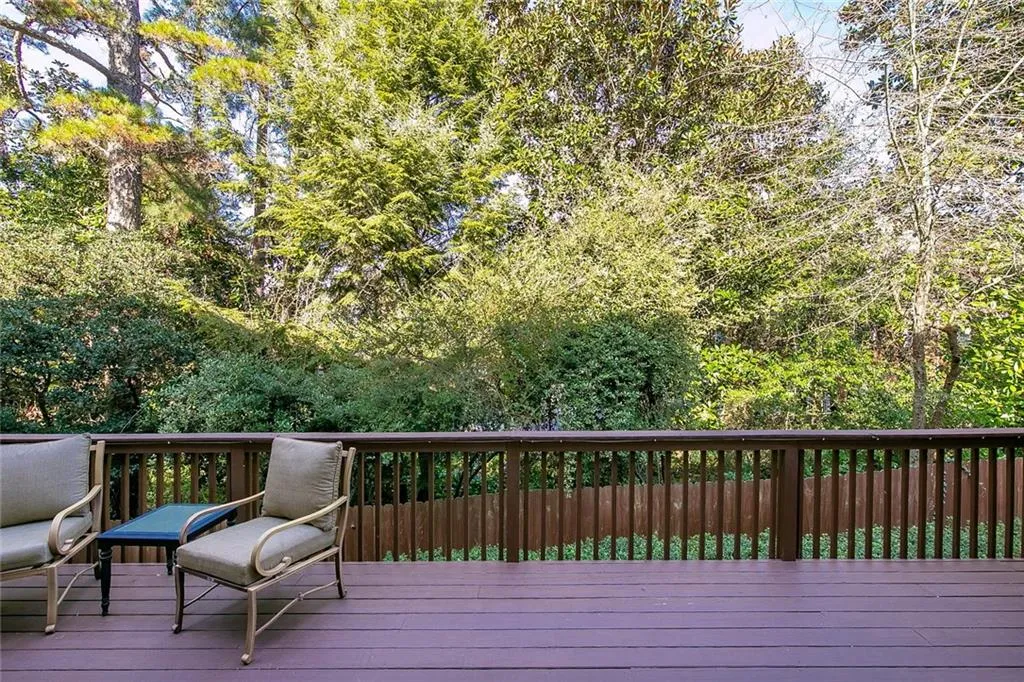 105 Glentown Way, Sandy Springs, Georgia 30328, 3 Bedrooms Bedrooms, ,3 BathroomsBathrooms,Residential,Sold,105 Glentown Way,6987267