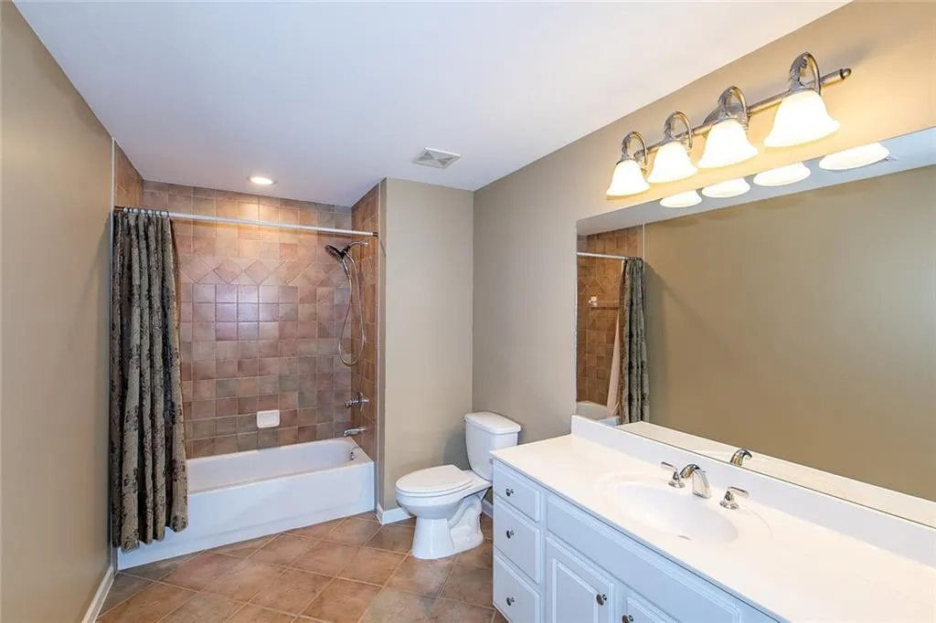 105 Glentown Way, Sandy Springs, Georgia 30328, 3 Bedrooms Bedrooms, ,3 BathroomsBathrooms,Residential,Sold,105 Glentown Way,6987267