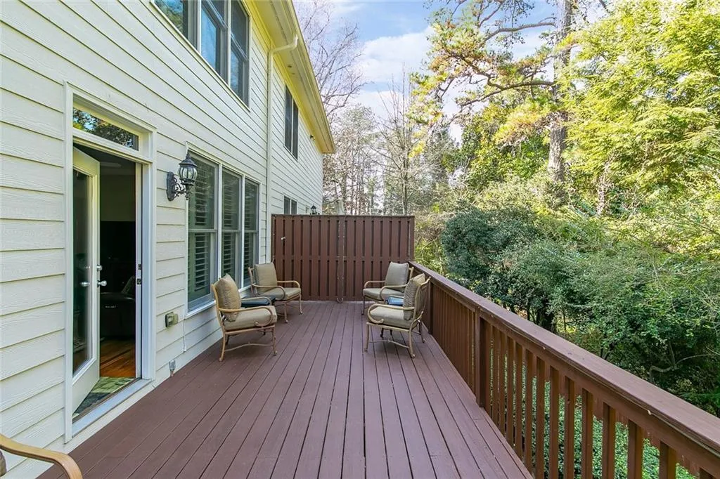 105 Glentown Way, Sandy Springs, Georgia 30328, 3 Bedrooms Bedrooms, ,3 BathroomsBathrooms,Residential,Sold,105 Glentown Way,6987267
