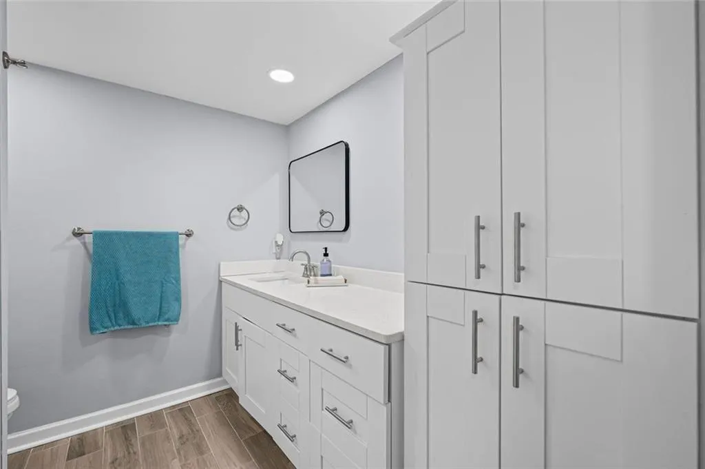 6851 Roswell Road Unit E-4, Atlanta, Georgia 30328, 3 Bedrooms Bedrooms, ,2 BathroomsBathrooms,Residential,For Sale,6851 Roswell Road Unit E-4,7711856