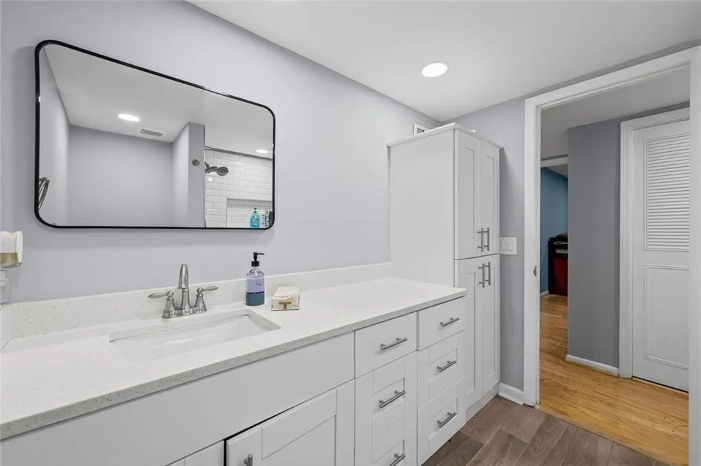 6851 Roswell Road Unit E-4, Atlanta, Georgia 30328, 3 Bedrooms Bedrooms, ,2 BathroomsBathrooms,Residential,For Sale,6851 Roswell Road Unit E-4,7711856