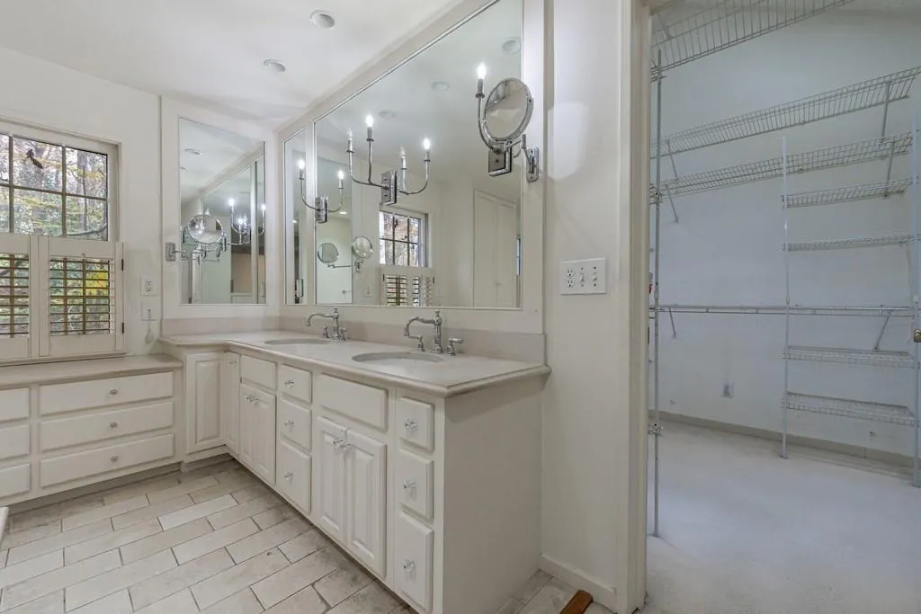 3990 Randall Mill Road Nw, Atlanta, Georgia 30327, 4 Bedrooms Bedrooms, 0 ,3 BathroomsBathrooms,Residential,For Sale,3990 Randall Mill Road Nw,7720712