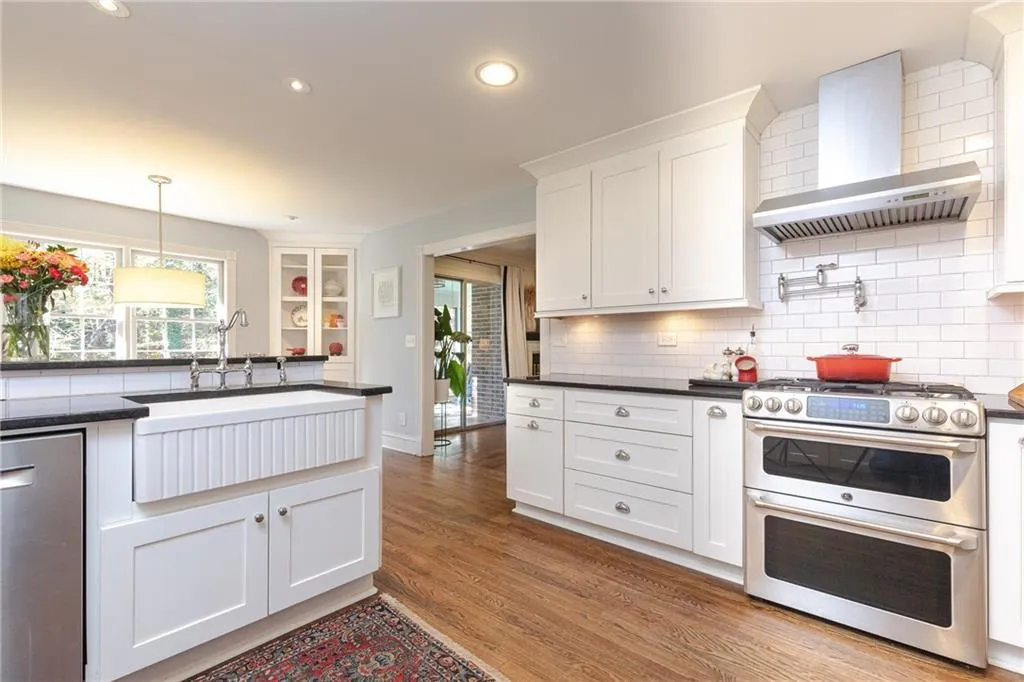 7670 Ryefield Drive, Sandy Springs, Georgia 30350, 5 Bedrooms Bedrooms, ,3 BathroomsBathrooms,Residential,Sold,7670 Ryefield Drive,6827430