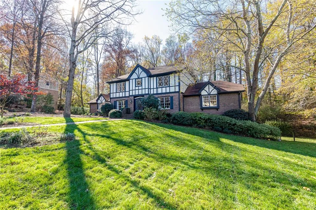 7670 Ryefield Drive, Sandy Springs, Georgia 30350, 5 Bedrooms Bedrooms, ,3 BathroomsBathrooms,Residential,Sold,7670 Ryefield Drive,6827430