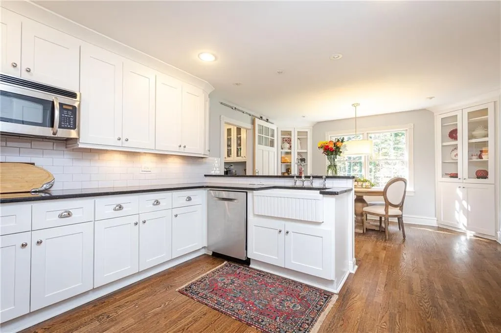 7670 Ryefield Drive, Sandy Springs, Georgia 30350, 5 Bedrooms Bedrooms, ,3 BathroomsBathrooms,Residential,Sold,7670 Ryefield Drive,6827430