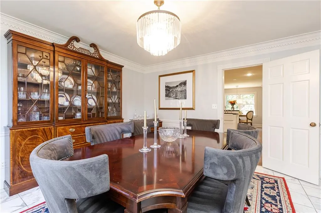 7670 Ryefield Drive, Sandy Springs, Georgia 30350, 5 Bedrooms Bedrooms, ,3 BathroomsBathrooms,Residential,Sold,7670 Ryefield Drive,6827430