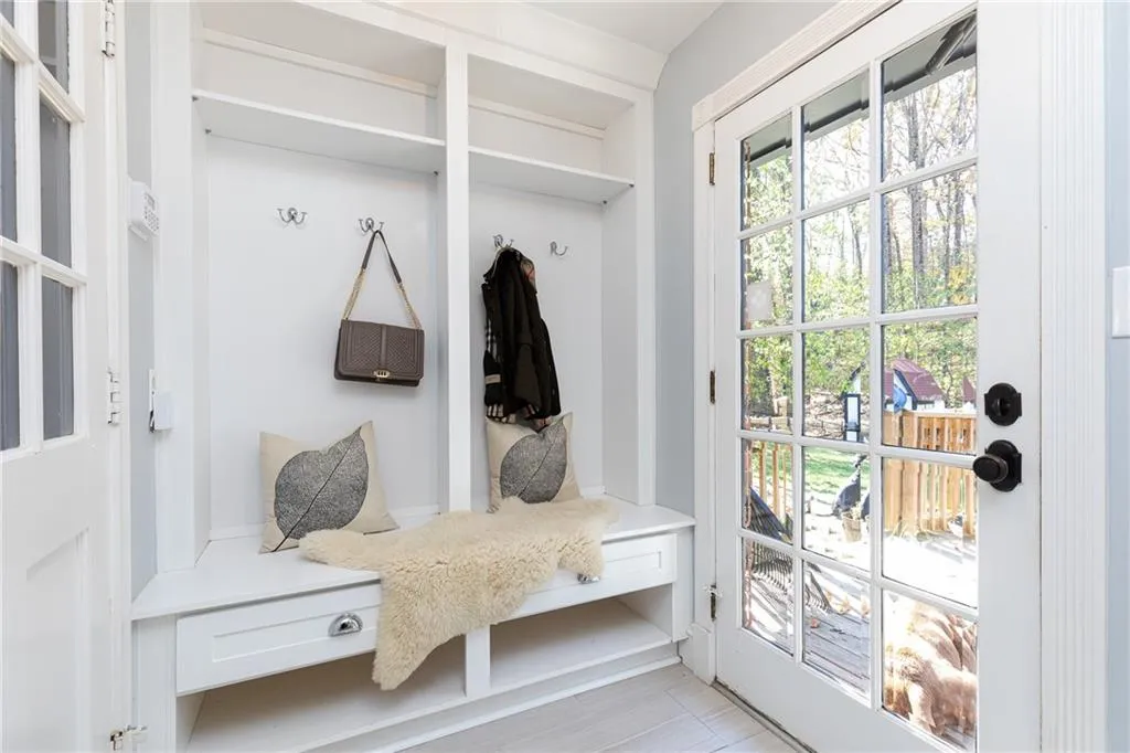 7670 Ryefield Drive, Sandy Springs, Georgia 30350, 5 Bedrooms Bedrooms, ,3 BathroomsBathrooms,Residential,Sold,7670 Ryefield Drive,6827430