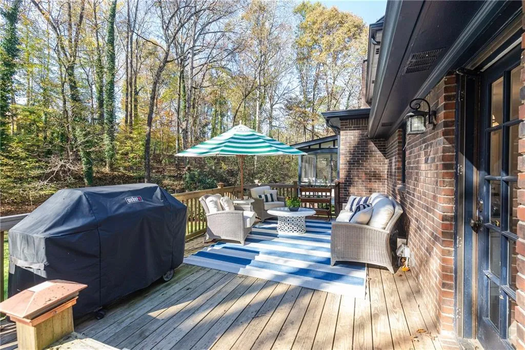 7670 Ryefield Drive, Sandy Springs, Georgia 30350, 5 Bedrooms Bedrooms, ,3 BathroomsBathrooms,Residential,Sold,7670 Ryefield Drive,6827430