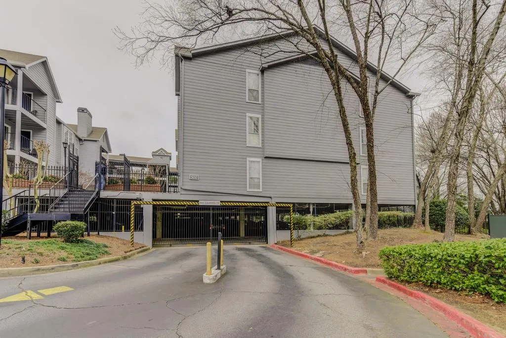 539 Granville Court, Sandy Springs, Georgia 30328, 1 Bedroom Bedrooms, ,1 BathroomBathrooms,Residential,Sold,539 Granville Court,6506817