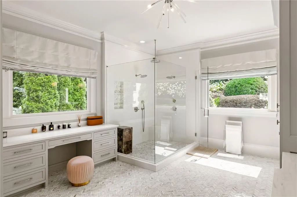515 Ivy Preserve Ne, Atlanta, Georgia 30342, 6 Bedrooms Bedrooms, 0 ,6 BathroomsBathrooms,Residential,For Sale,515 Ivy Preserve Ne,7804214
