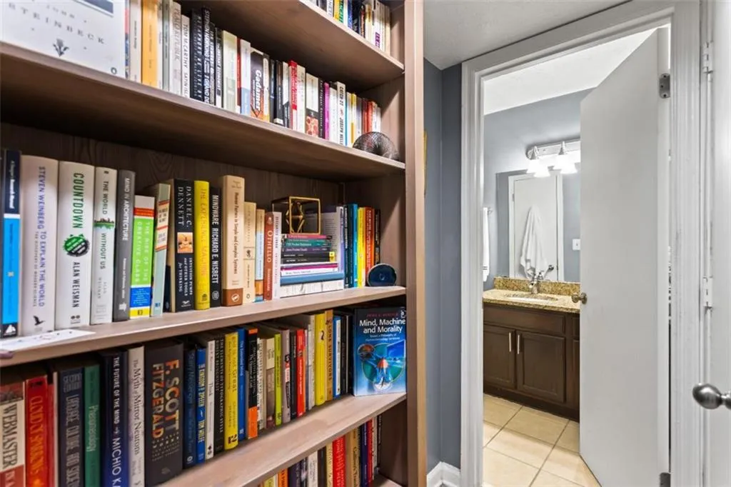 2955 Seven Pines Unit 202 Court, Atlanta, Georgia 30339, 1 Bedroom Bedrooms, ,1 BathroomBathrooms,Residential,For Sale,2955 Seven Pines Unit 202 Court,7618510