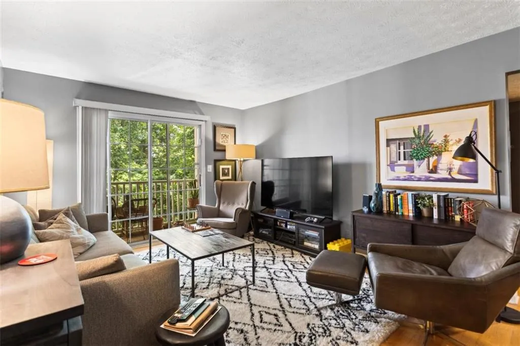 2955 Seven Pines Unit 202 Court, Atlanta, Georgia 30339, 1 Bedroom Bedrooms, ,1 BathroomBathrooms,Residential,For Sale,2955 Seven Pines Unit 202 Court,7618510