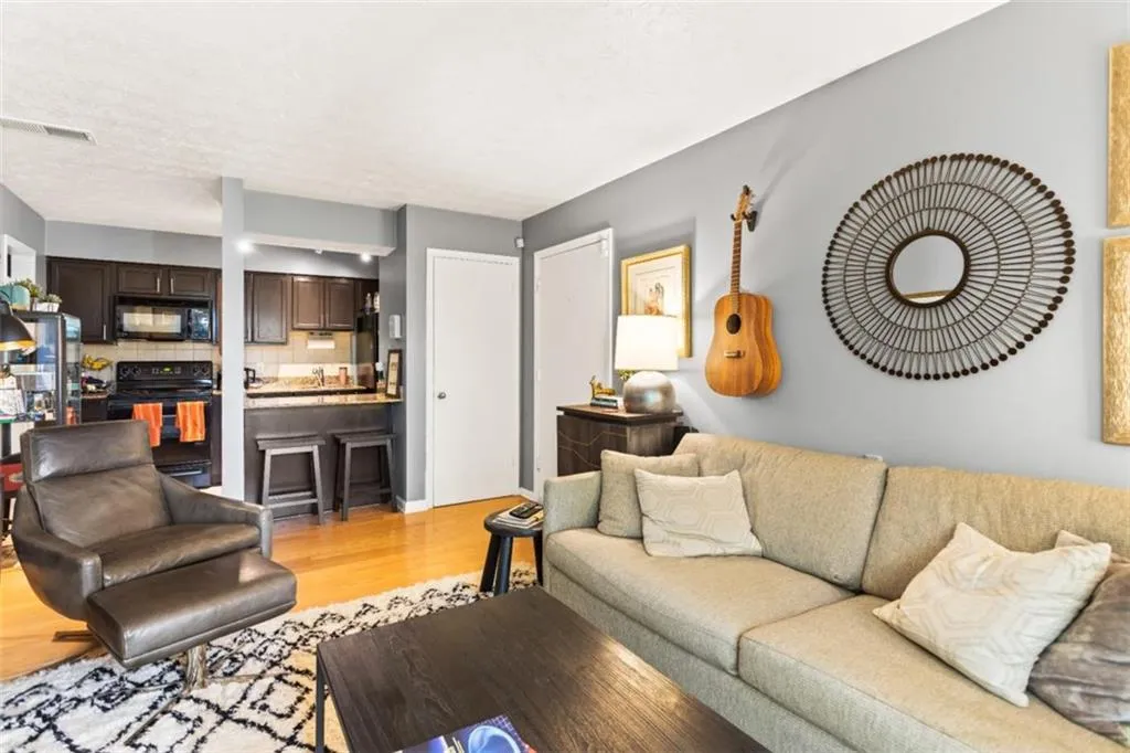 2955 Seven Pines Unit 202 Court, Atlanta, Georgia 30339, 1 Bedroom Bedrooms, ,1 BathroomBathrooms,Residential,For Sale,2955 Seven Pines Unit 202 Court,7618510