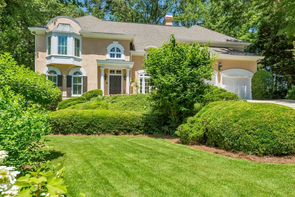 130 Laurian Way, Sandy Springs, Georgia 30328, 4 Bedrooms Bedrooms, ,4 BathroomsBathrooms,Residential,Sold,130 Laurian Way,6023014