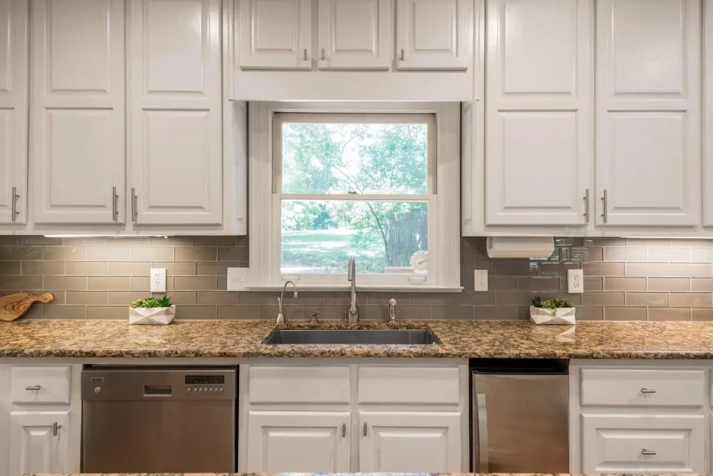 130 Laurian Way, Sandy Springs, Georgia 30328, 4 Bedrooms Bedrooms, ,4 BathroomsBathrooms,Residential,Sold,130 Laurian Way,6023014