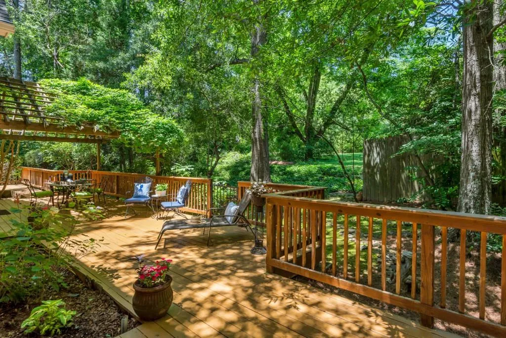 130 Laurian Way, Sandy Springs, Georgia 30328, 4 Bedrooms Bedrooms, ,4 BathroomsBathrooms,Residential,Sold,130 Laurian Way,6023014