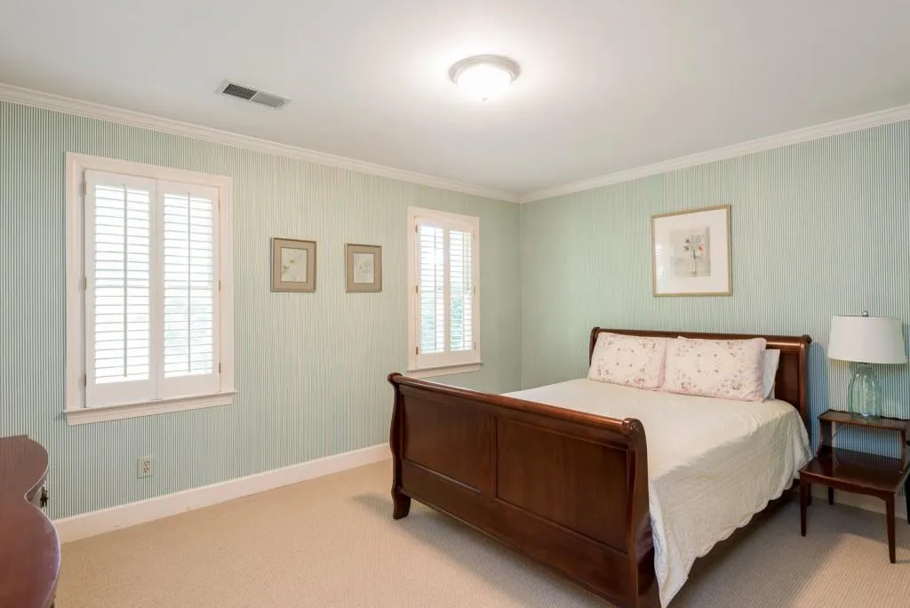 130 Laurian Way, Sandy Springs, Georgia 30328, 4 Bedrooms Bedrooms, ,4 BathroomsBathrooms,Residential,Sold,130 Laurian Way,6023014