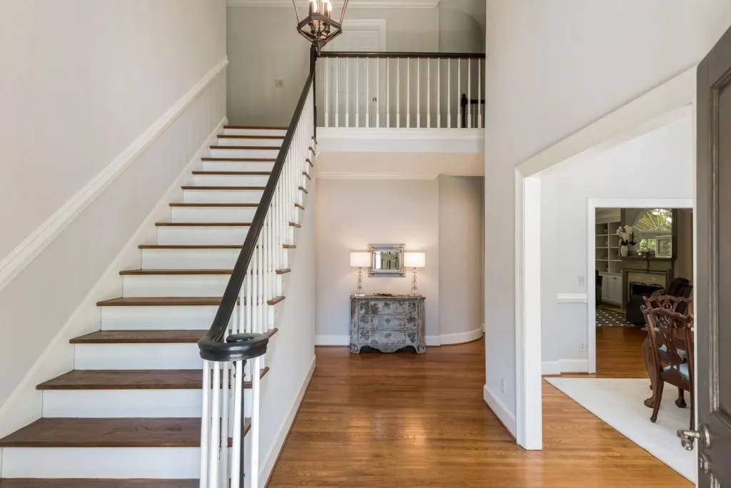 130 Laurian Way, Sandy Springs, Georgia 30328, 4 Bedrooms Bedrooms, ,4 BathroomsBathrooms,Residential,Sold,130 Laurian Way,6023014