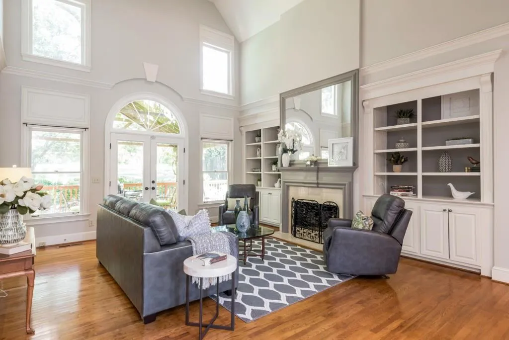 130 Laurian Way, Sandy Springs, Georgia 30328, 4 Bedrooms Bedrooms, ,4 BathroomsBathrooms,Residential,Sold,130 Laurian Way,6023014