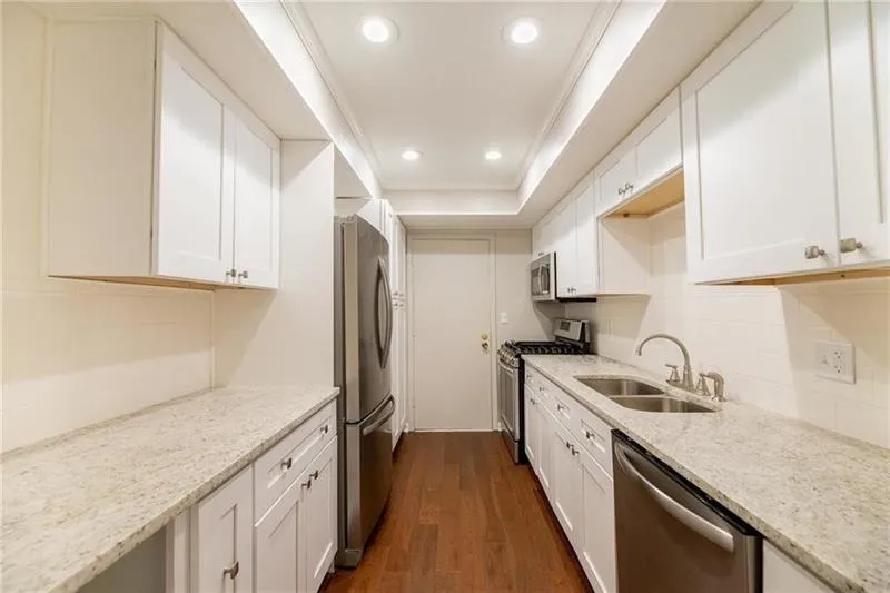 Georgia 30328, ,2 BathroomsBathrooms,Residential,Sold,6631150