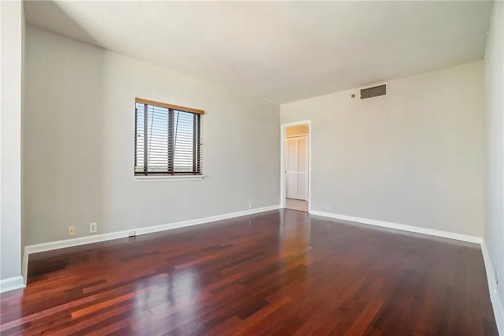 3481 Lakeside Drive Ne Unit 2107, Atlanta, Georgia 30326, 2 Bedrooms Bedrooms, 0 ,2 BathroomsBathrooms,Residential,For Sale,3481 Lakeside Drive Ne Unit 2107,7777796