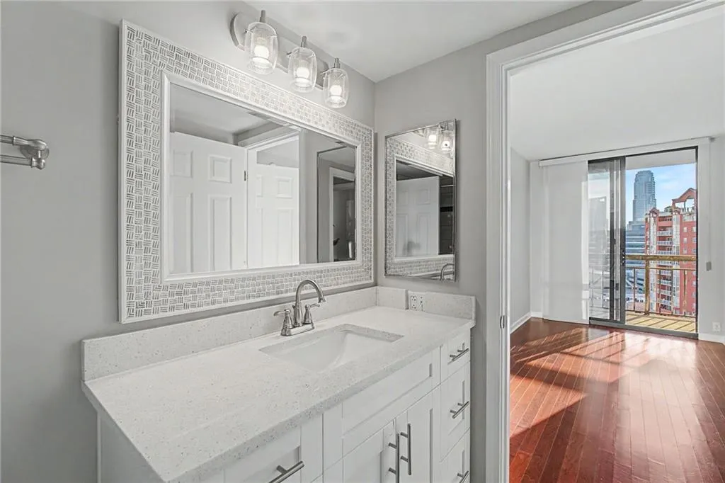 3481 Lakeside Drive Ne Unit 2107, Atlanta, Georgia 30326, 2 Bedrooms Bedrooms, 0 ,2 BathroomsBathrooms,Residential,For Sale,3481 Lakeside Drive Ne Unit 2107,7777796