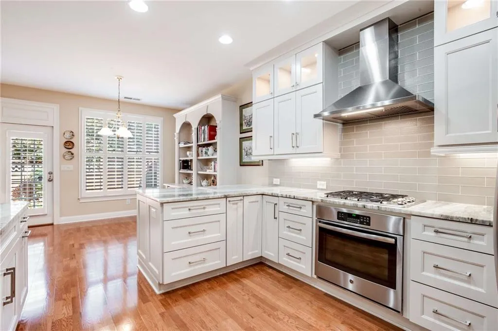 6245 Glen Oaks Lane, Sandy Springs, Georgia 30328, 4 Bedrooms Bedrooms, ,3 BathroomsBathrooms,Residential,Sold,6245 Glen Oaks Lane,7118886