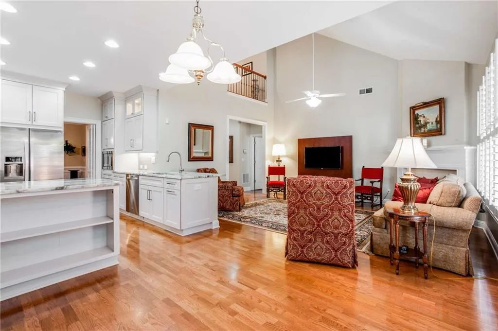 6245 Glen Oaks Lane, Sandy Springs, Georgia 30328, 4 Bedrooms Bedrooms, ,3 BathroomsBathrooms,Residential,Sold,6245 Glen Oaks Lane,7118886