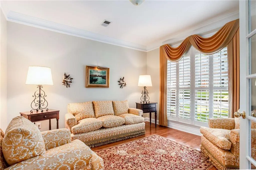 6245 Glen Oaks Lane, Sandy Springs, Georgia 30328, 4 Bedrooms Bedrooms, ,3 BathroomsBathrooms,Residential,Sold,6245 Glen Oaks Lane,7118886