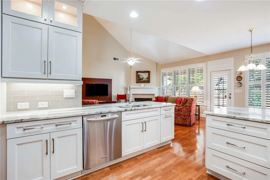 6245 Glen Oaks Lane, Sandy Springs, Georgia 30328, 4 Bedrooms Bedrooms, ,3 BathroomsBathrooms,Residential,Sold,6245 Glen Oaks Lane,7118886