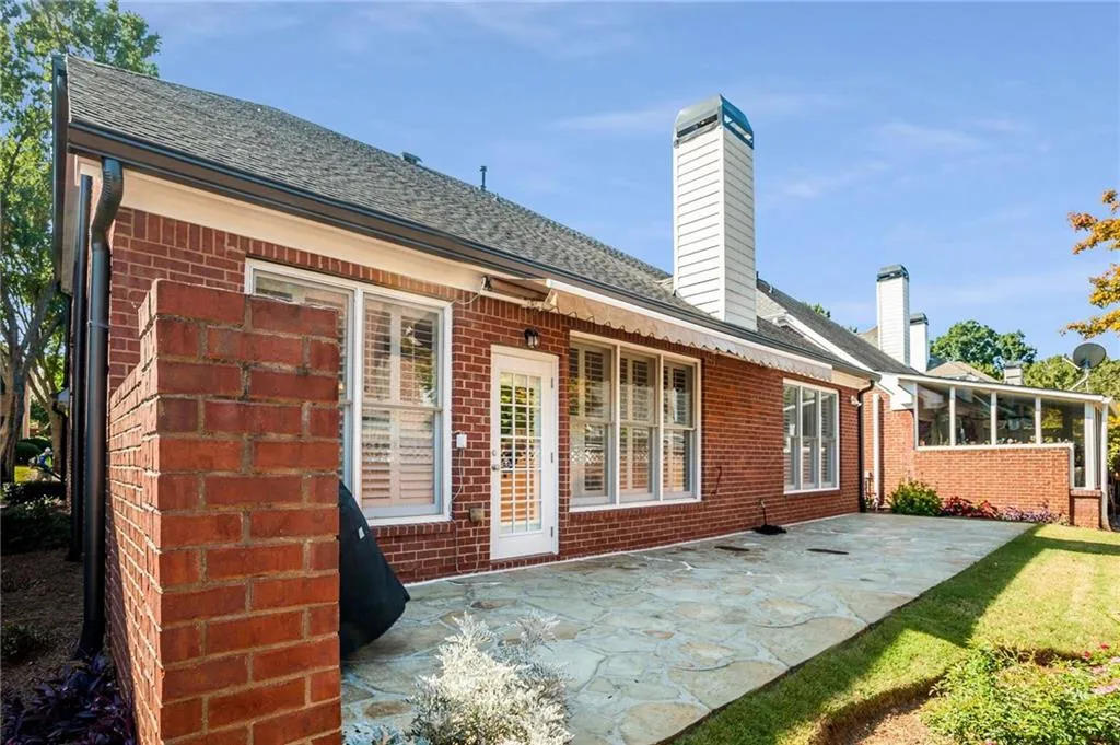 6245 Glen Oaks Lane, Sandy Springs, Georgia 30328, 4 Bedrooms Bedrooms, ,3 BathroomsBathrooms,Residential,Sold,6245 Glen Oaks Lane,7118886