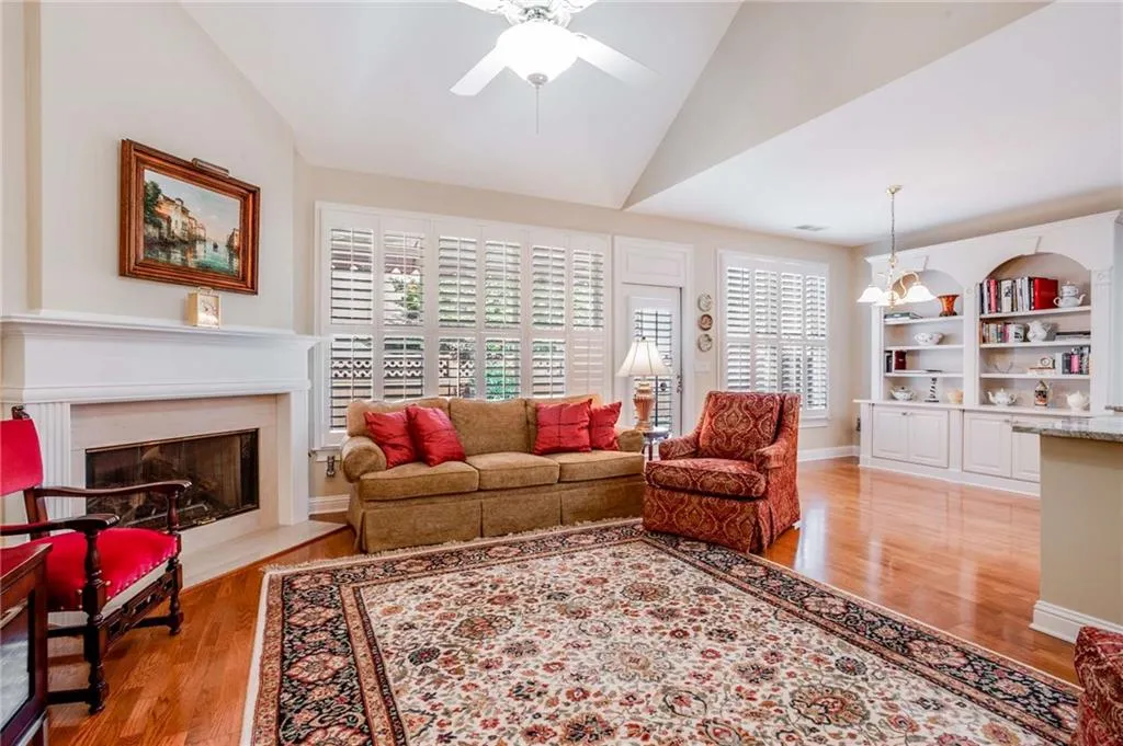 6245 Glen Oaks Lane, Sandy Springs, Georgia 30328, 4 Bedrooms Bedrooms, ,3 BathroomsBathrooms,Residential,Sold,6245 Glen Oaks Lane,7118886