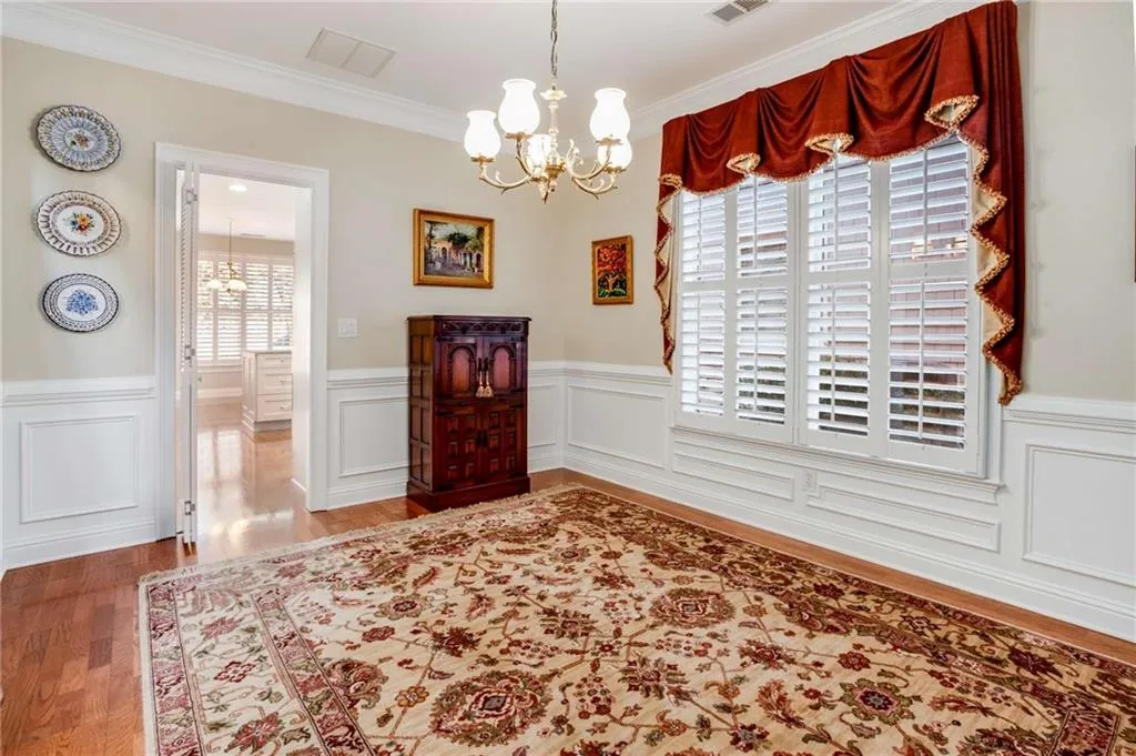 6245 Glen Oaks Lane, Sandy Springs, Georgia 30328, 4 Bedrooms Bedrooms, ,3 BathroomsBathrooms,Residential,Sold,6245 Glen Oaks Lane,7118886