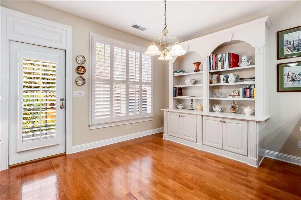 6245 Glen Oaks Lane, Sandy Springs, Georgia 30328, 4 Bedrooms Bedrooms, ,3 BathroomsBathrooms,Residential,Sold,6245 Glen Oaks Lane,7118886