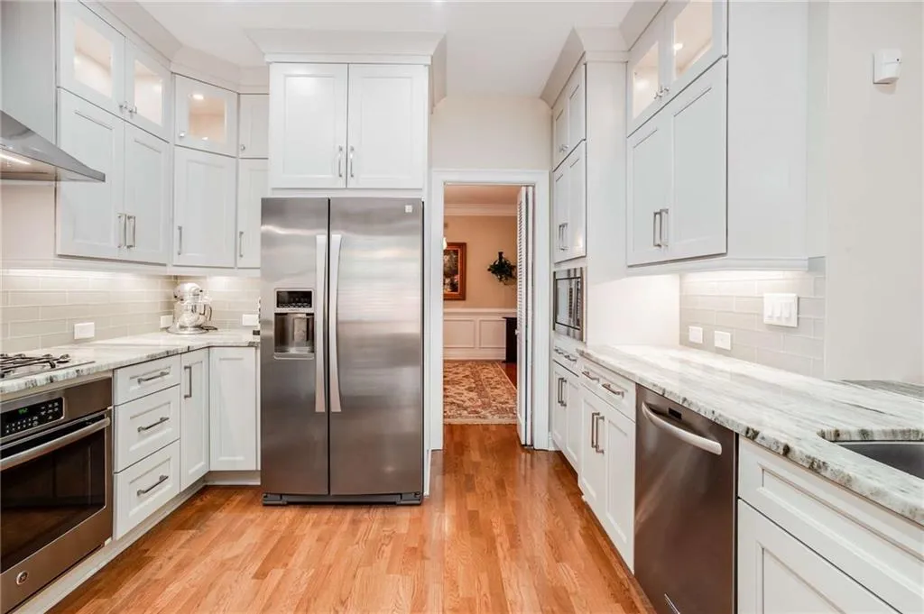 6245 Glen Oaks Lane, Sandy Springs, Georgia 30328, 4 Bedrooms Bedrooms, ,3 BathroomsBathrooms,Residential,Sold,6245 Glen Oaks Lane,7118886