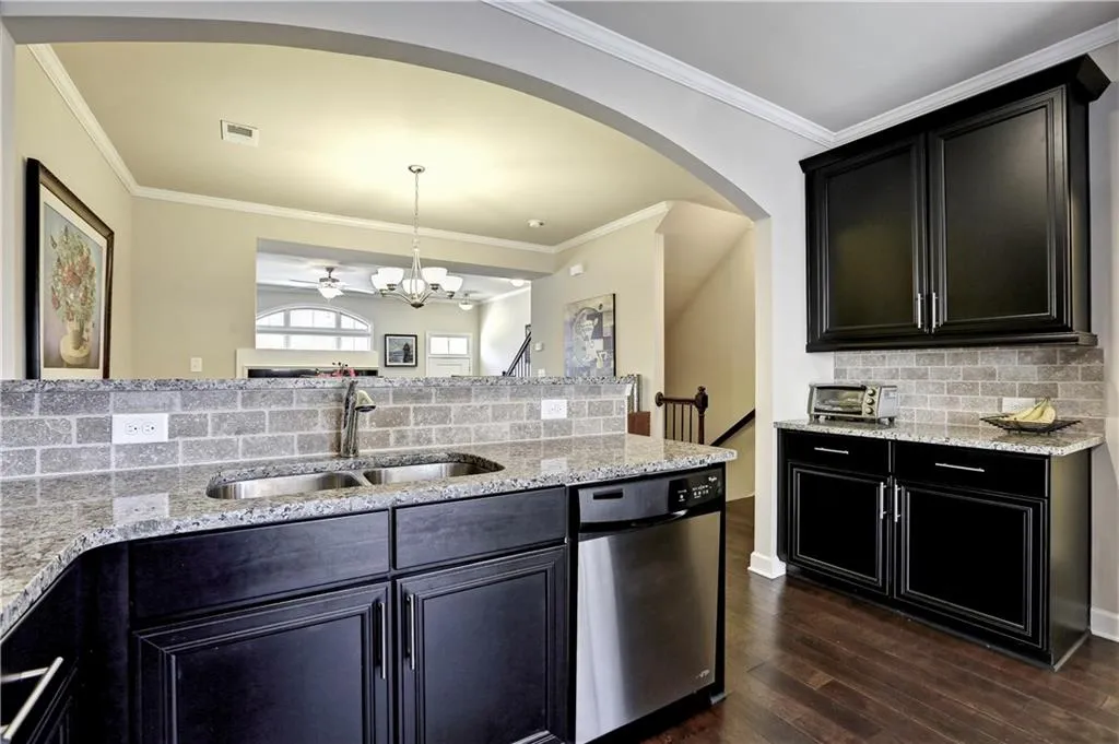 7528 Highlands Point, Sandy Springs, Georgia 30328, 3 Bedrooms Bedrooms, ,3 BathroomsBathrooms,Residential,Sold,7528 Highlands Point,5778532