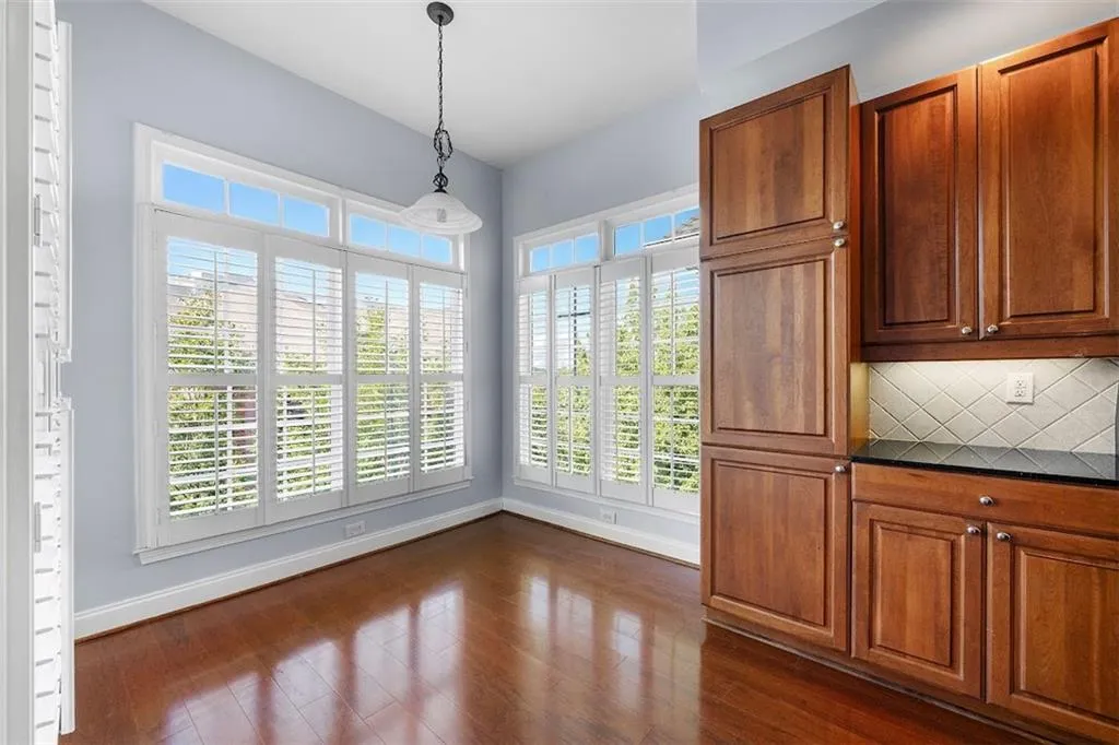 50 Biscayne Drive Nw Unit 6107, Atlanta, Georgia 30309, 2 Bedrooms Bedrooms, ,2 BathroomsBathrooms,Residential,For Sale,50 Biscayne Drive Nw Unit 6107,7621796
