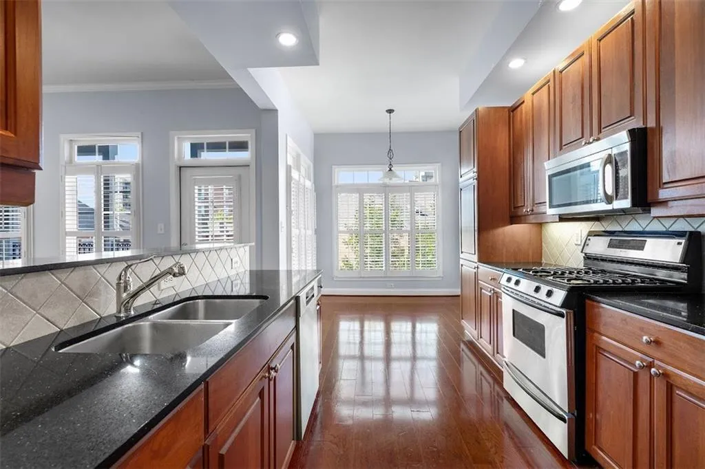 50 Biscayne Drive Nw Unit 6107, Atlanta, Georgia 30309, 2 Bedrooms Bedrooms, ,2 BathroomsBathrooms,Residential,For Sale,50 Biscayne Drive Nw Unit 6107,7621796