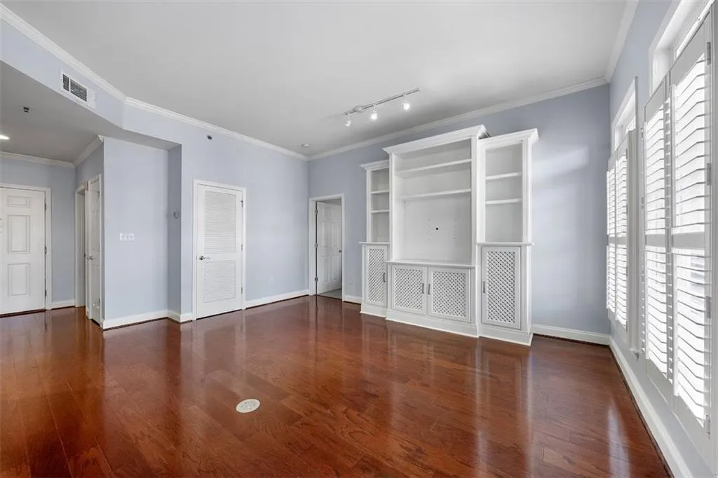 50 Biscayne Drive Nw Unit 6107, Atlanta, Georgia 30309, 2 Bedrooms Bedrooms, ,2 BathroomsBathrooms,Residential,For Sale,50 Biscayne Drive Nw Unit 6107,7621796