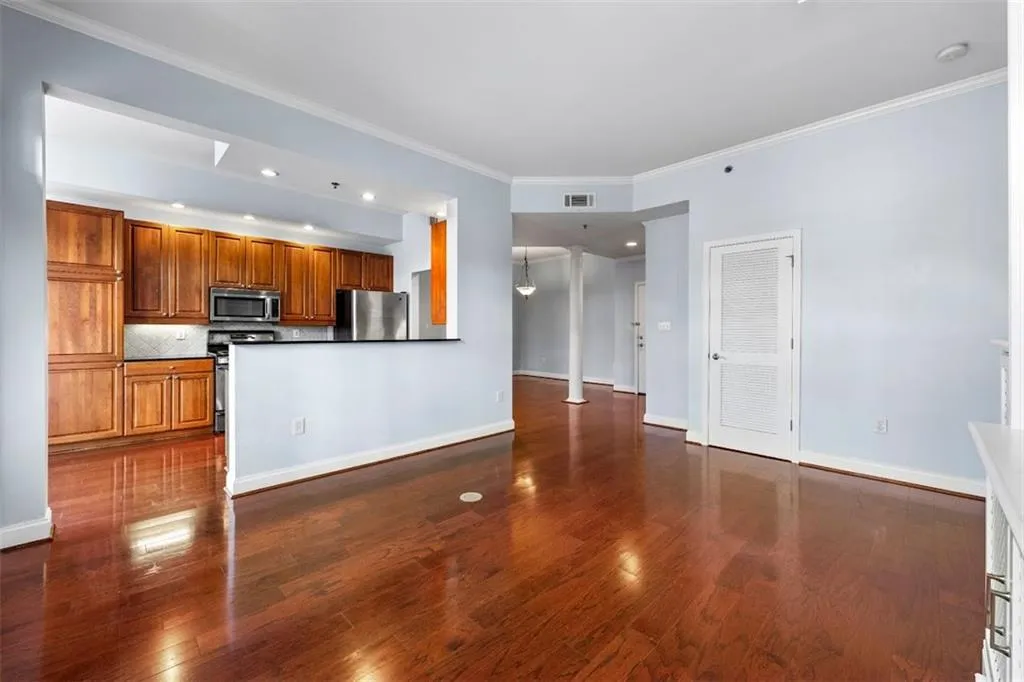 50 Biscayne Drive Nw Unit 6107, Atlanta, Georgia 30309, 2 Bedrooms Bedrooms, ,2 BathroomsBathrooms,Residential,For Sale,50 Biscayne Drive Nw Unit 6107,7621796